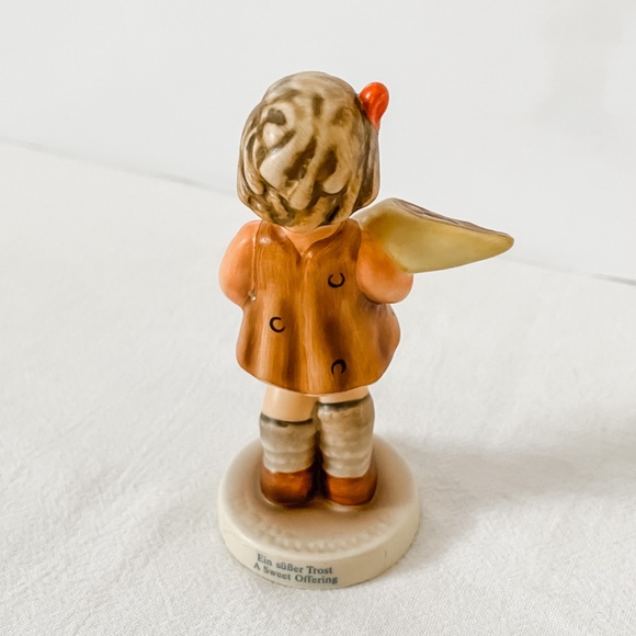 “A Sweet Offering” Hummel - Picture 2 of 6